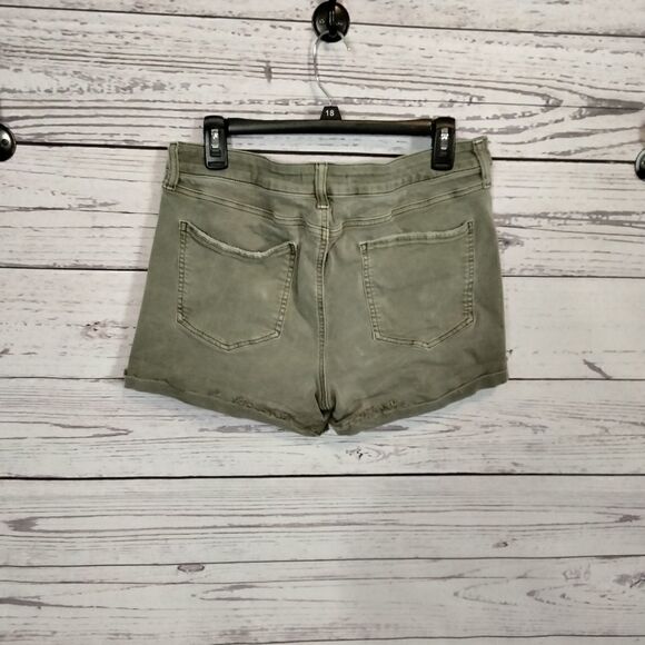 "SO" woman's distressed shorts. - Picture 4 of 12
